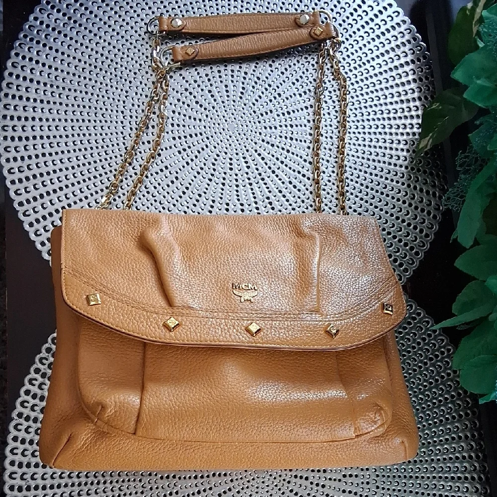 MCM Brown Leather Shoulder Bag with Gold Accents - Picture 5 of 6